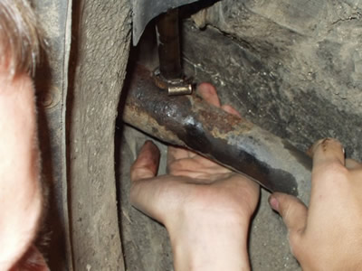 Retirer le collier puis le tuyau de retour d'essence