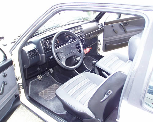 GTI ou pas, les intérieurs demeurent toujours aussi solides (200000 kms)