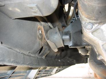 La chape peut être laissée sur le silentbloc.