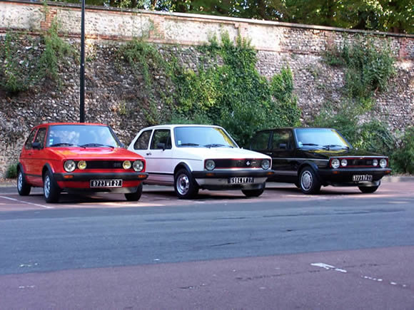 La Rabbit, à l'exposition de véhicules anciens à Evreux, bien entourée !