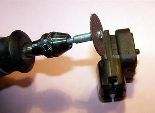 On ne le dira jamais assez : lunettes de protection indispensables...