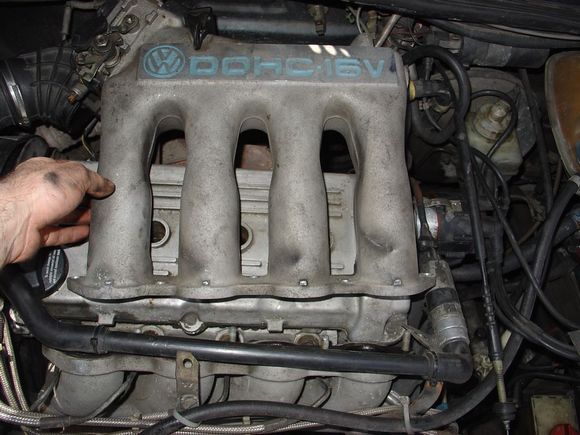 Dépose de la pipe d'admission supérieure