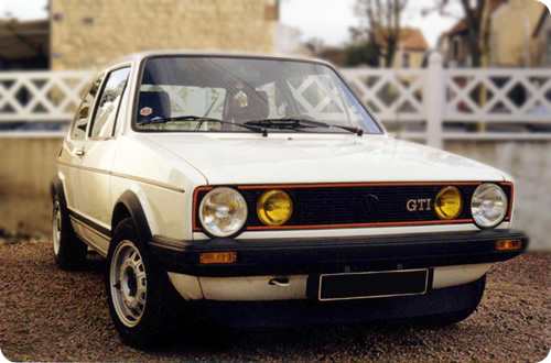 Une photo d'époque d'une Golf chaussée de Seral.