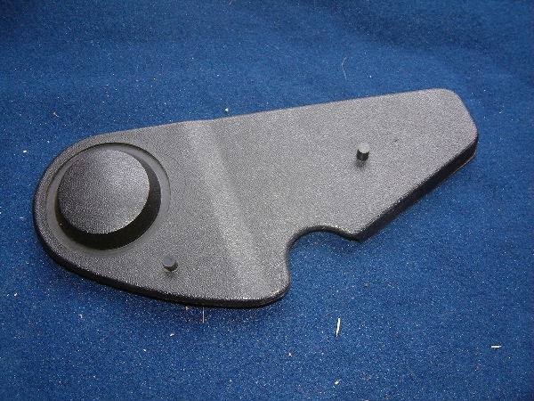 Remettre les goujons sur le cache pour ne pas les perdre