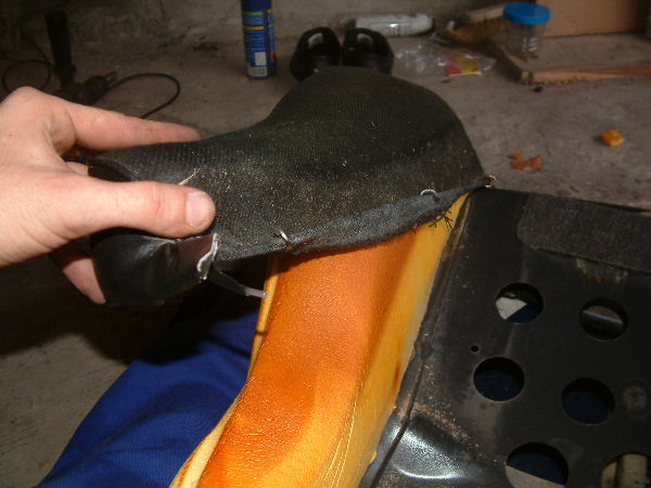 Enlever la partie carton arrière et soulever le tout