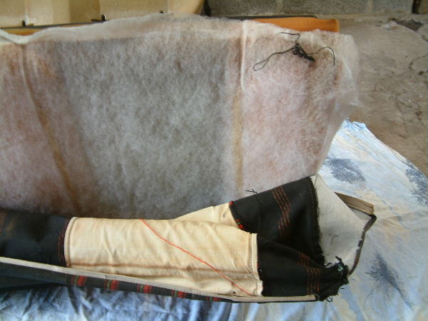 Enlever la housse du haut vers le bas