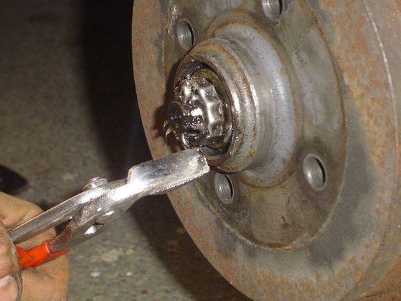 Dépose de la goupille.