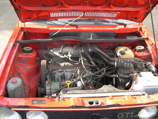 Le compartiment moteur et son 1800cc